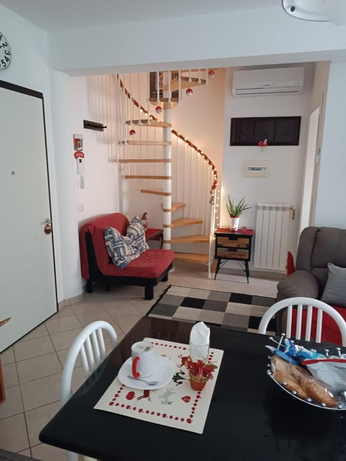 Armareaoverseassuites 피우미치노 외부 사진